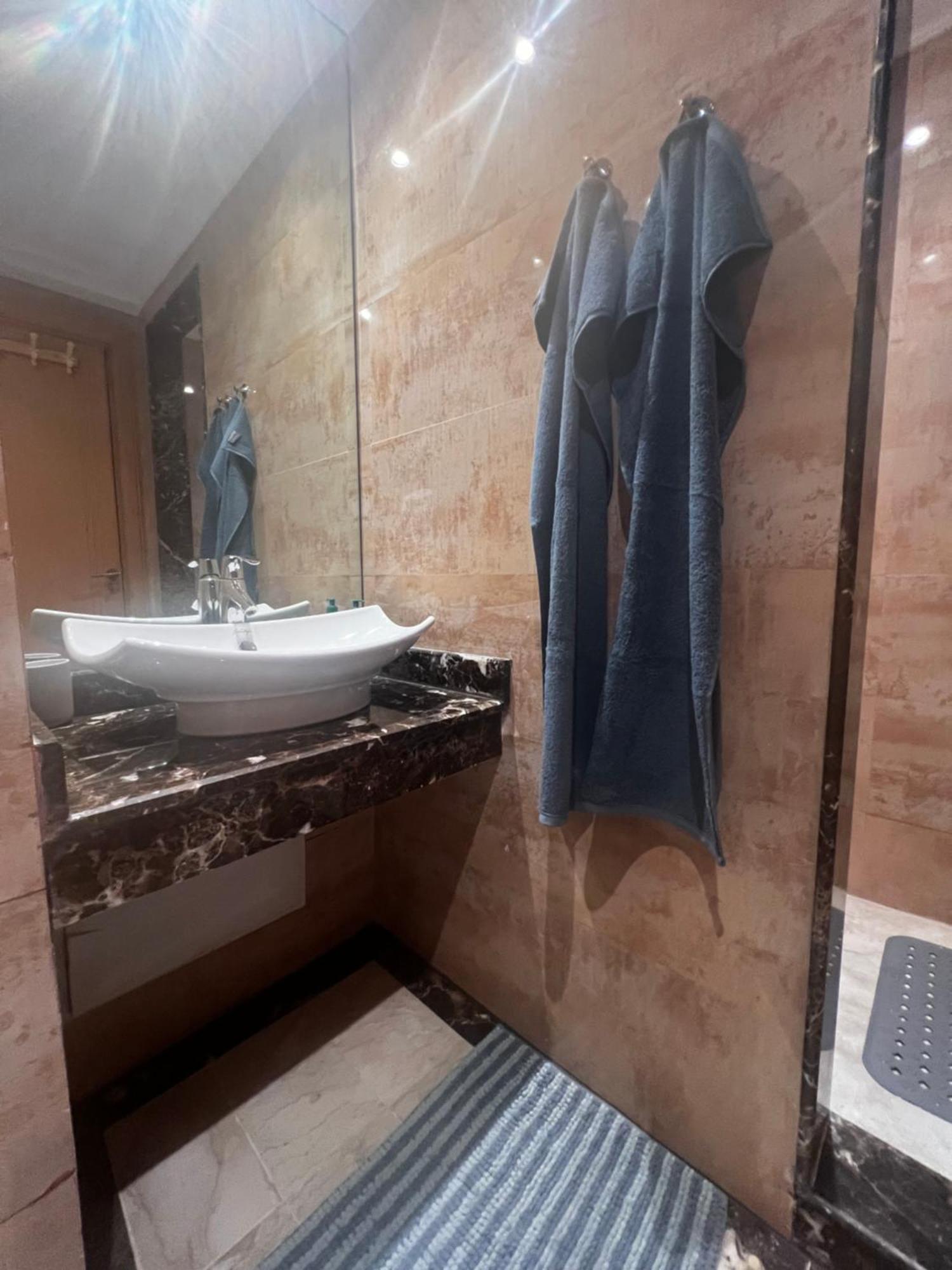 Beautiful, Great Equipped 122 M Holiday Apartment Near Majorelle Garden And Gueliz With Pool Views And A Large Balcony And Terrace Marrakesh Luaran gambar